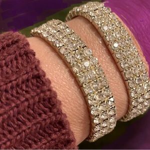 Bracelet set of 2 expandable stretchy rhinestone fashion in Excellent condition.